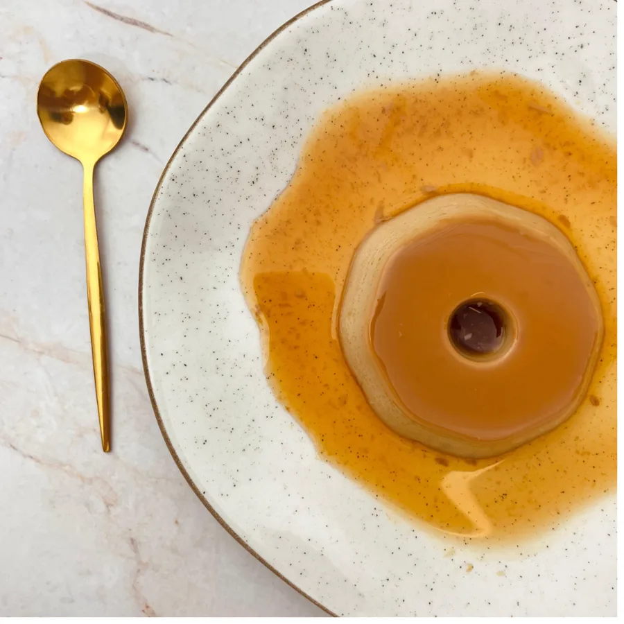 Pudim de café com calda